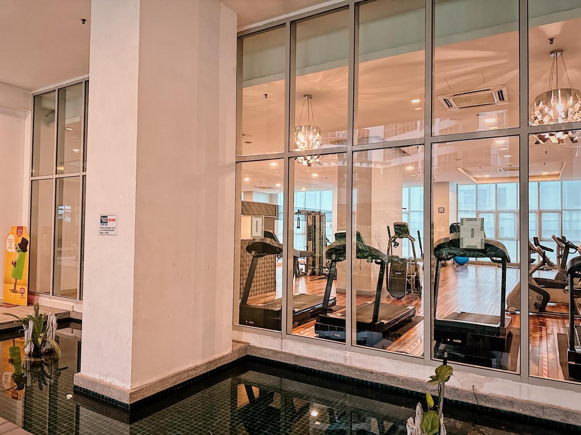 Modern Bauhaus Studio At Regalia Klcc Infinity Pool Kuala Lumpur Ngoại thất bức ảnh