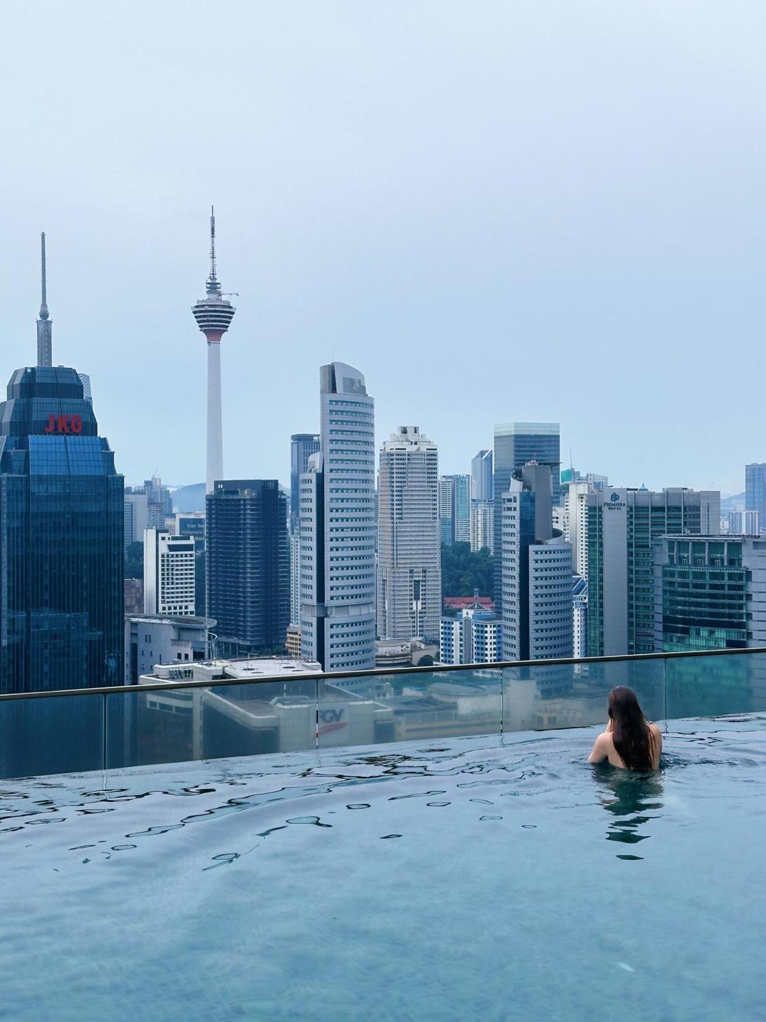 Modern Bauhaus Studio At Regalia Klcc Infinity Pool Kuala Lumpur Ngoại thất bức ảnh