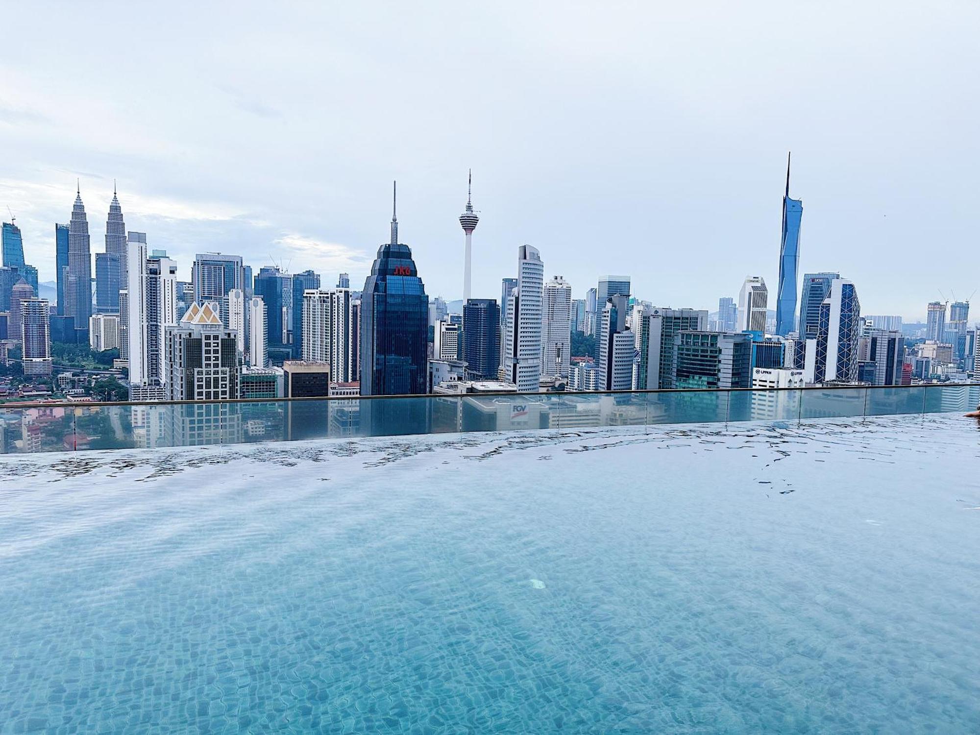 Modern Bauhaus Studio At Regalia Klcc Infinity Pool Kuala Lumpur Ngoại thất bức ảnh