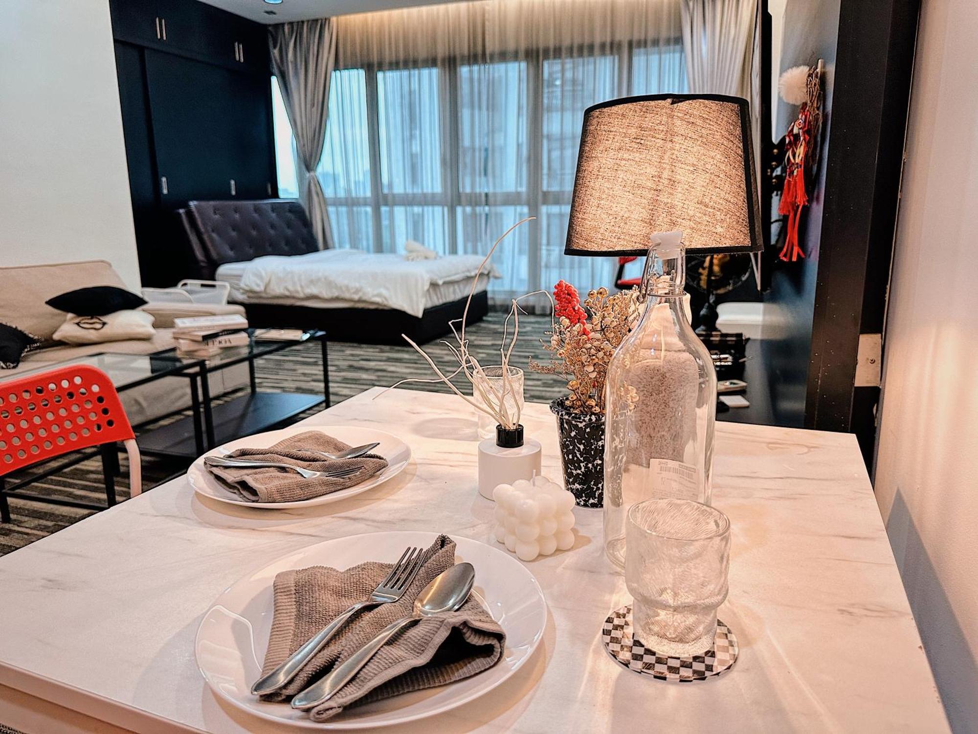 Modern Bauhaus Studio At Regalia Klcc Infinity Pool Kuala Lumpur Ngoại thất bức ảnh
