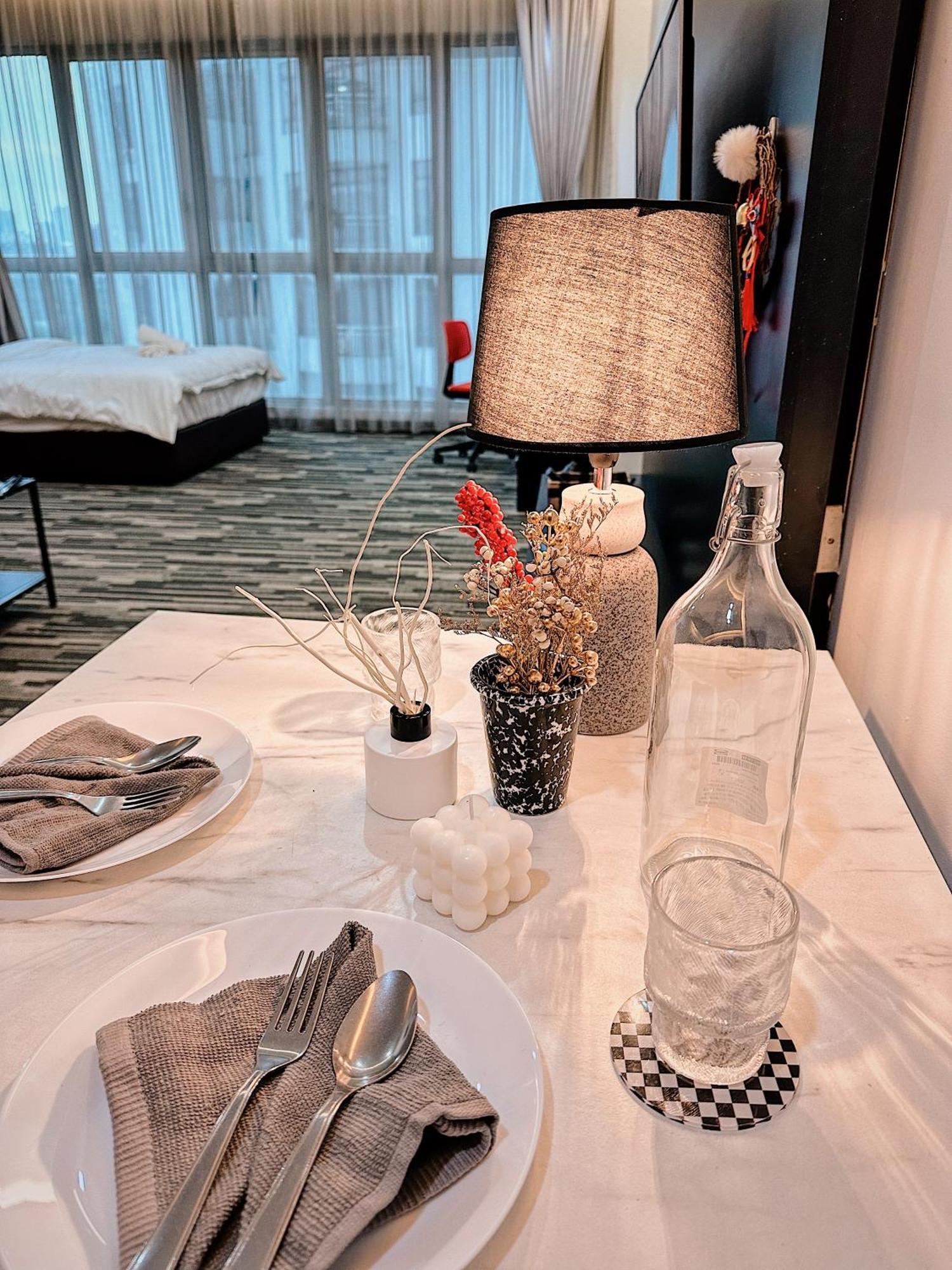 Modern Bauhaus Studio At Regalia Klcc Infinity Pool Kuala Lumpur Ngoại thất bức ảnh